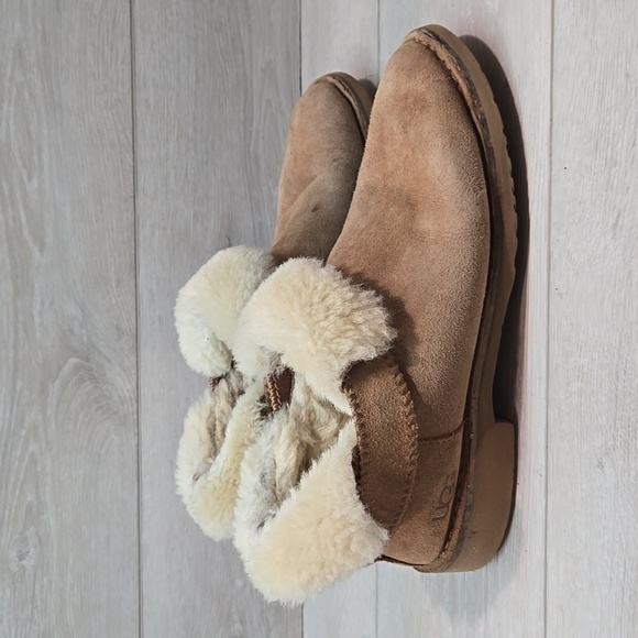 Ugg Australia Shearling Women's Ankle Leather Shoes Boots Sz 10 - Picture 2 of 13